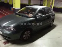 Usado Seat Ibiza Stella 75 CV (55 kW) 2003 Verde Utilitario