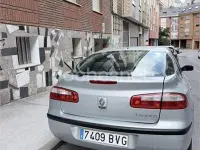 Usado Renault Laguna II Authentique 110 CV (80 kW) 2002 Gris / plata Berlina