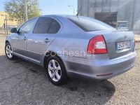 Usado Skoda Octavia Family 105 CV (77 kW) 2011 Gris / plata Berlina
