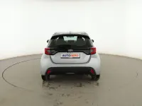 Usado Toyota Yaris Edition 125 CV (91 kW) 2022 Plata Utilitario