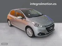 Usado Peugeot 208 Signature Sky 82 CV (60 kW) 2019 Gris Utilitario