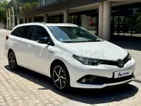 Usado Toyota Auris Hybrid 136 CV (100 kW) 2018 Blanco Familiar