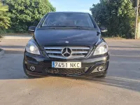 Usado Mercedes B180 109 CV (80 kW) 2011 Negro Utilitario
