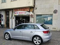 Usado Audi A3 Attraction 110 CV (80 kW) 2015 Gris / plata Berlina