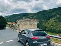 Usado Seat Leon Ecomotive 105 CV (77 kW) 2010 Gris / plata Utilitario