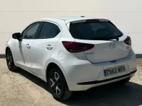 Usado Mazda 2 Center-Line 90 CV (66 kW) 2024 Blanco Utilitario