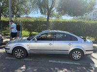 Usado VW Passat Edition 130 CV (95 kW) 2002 Gris / plata Berlina