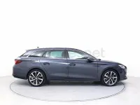 Usado Seat Leon FR 150 CV (110 kW) 2020 Gris / plata Familiar