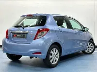 Usado Toyota Yaris Active 99 CV (72 kW) 2012 Azul Utilitario