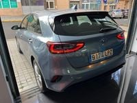 Begagnad Kia Ceed 120 HK (88 kW) 2021 Grå Halvkombi