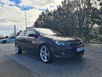Usado Opel Astra GTC Sport 140 CV (102 kW) 2006 Negro Berlina
