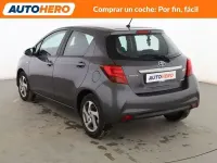 Usado Toyota Yaris Active 101 CV (74 kW) 2017 Gris Utilitario