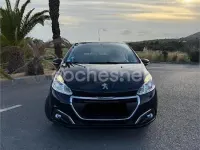 Usado Peugeot 208 Allure 82 CV (60 kW) 2018 Negro Utilitario