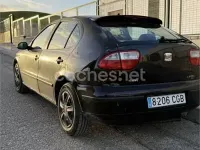 Usado Seat Leon 90 CV (66 kW) 2003 Negro Utilitario