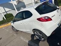 Usado Mazda 2 Style 90 CV (66 kW) 2011 Blanco Berlina