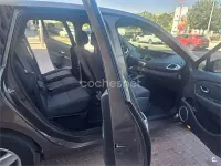 Usado Renault Scénic III Expression 110 CV (80 kW) 2013 Marrón Monovolumen