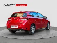 Usado Toyota Auris Active 116 CV (85 kW) 2015 Rojo Berlina
