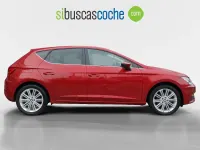 Usado Seat Leon Style 130 CV (95 kW) 2020 Granate