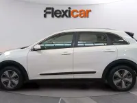 Begagnad Kia Niro 141 HK (103 kW) 2017 Vit SUV