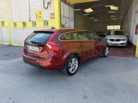 Usado Volvo V60 Summum 163 CV (119 kW) 2010 Granate Familiar