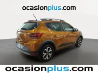 Usado Dacia Sandero Comfort 91 CV (66 kW) 2022 Naranja Utilitario