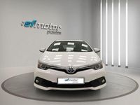 Usado Toyota Auris Hybrid Active 136 CV (100 kW) 2018 Blanco metalizado Familiar