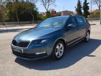 Usado Skoda Octavia Style 131 CV (96 kW) 2020 Gris Familiar