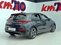 Usado Hyundai i30 N Line 120 CV (88 kW) 2023 Negro Berlina