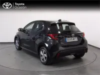 Usado Toyota Yaris Hybrid Active 116 CV (85 kW) 2025 Negro Berlina