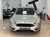 Usado Ford Focus Trend 125 CV (91 kW) 2018 Gris / plata Familiar