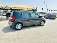 Usado Renault Scénic Dynamique 105 CV (77 kW) 2008 Negro Monovolumen