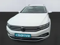 Usado VW Passat Executive 150 CV (110 kW) 2022 Blanco Familiar