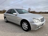 Usado Mercedes C220 Elegance 143 CV (105 kW) 2003 Gris / plata Berlina