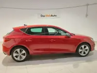 Usado Seat Leon FR 204 CV (150 kW) 2025 Rojo Berlina