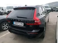 Usado Volvo XC60 Momentum 197 CV (144 kW) 2022 Negro SUV