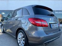 Usado Mercedes B200 136 CV (100 kW) 2013 Gris / plata Monovolumen