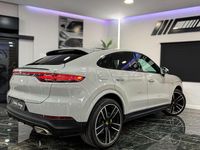 Usado Porsche Cayenne 462 CV (339 kW) 2020 Gris / plata SUV