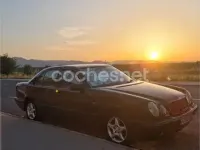 Usado Mercedes E200 Classic 136 CV (100 kW) 1997 Negro Berlina
