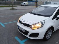 Usado Kia Rio 85 CV (62 kW) 2014 Blanco Berlina