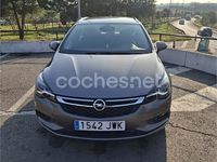 Usado Opel Astra Dynamic 125 CV (91 kW) 2017 Beige Familiar