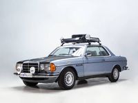 Usado Mercedes 280 177 CV (130 kW) 1977 Azul Coupe