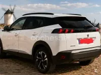 Usado Peugeot 2008 Allure 100 CV (73 kW) 2020 Blanco SUV