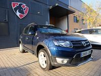 Usado Dacia Sandero Lauréate 90 HP (66 kW) 2016 Azul Citadino