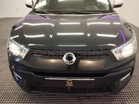 Usado Ssangyong (KGM) Tivoli Limited 115 CV (84 kW) 2019 Gris / plata SUV