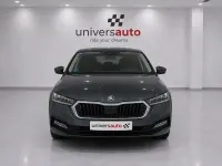 Usado Skoda Octavia Ambition 150 CV (110 kW) 2021 Gris / plata Berlina