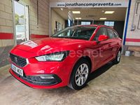 Usado Seat Leon Style 110 CV (80 kW) 2023 Rojo Familiar