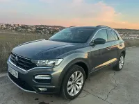 Usado VW T-Roc Advance 150 CV (110 kW) 2022 Gris / plata SUV