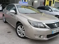 Usado Renault Latitude Expression 150 CV (110 kW) 2011 Marrón Berlina