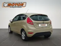 Usado Ford Fiesta Trend 68 CV (50 kW) 2009 Beige Berlina