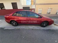 Usado Citroën C5 Exclusive 138 CV (101 kW) 2003 Rojo Berlina